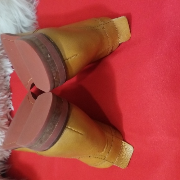 COLE HAAN MEN BOOTS - Picture 8 of 10